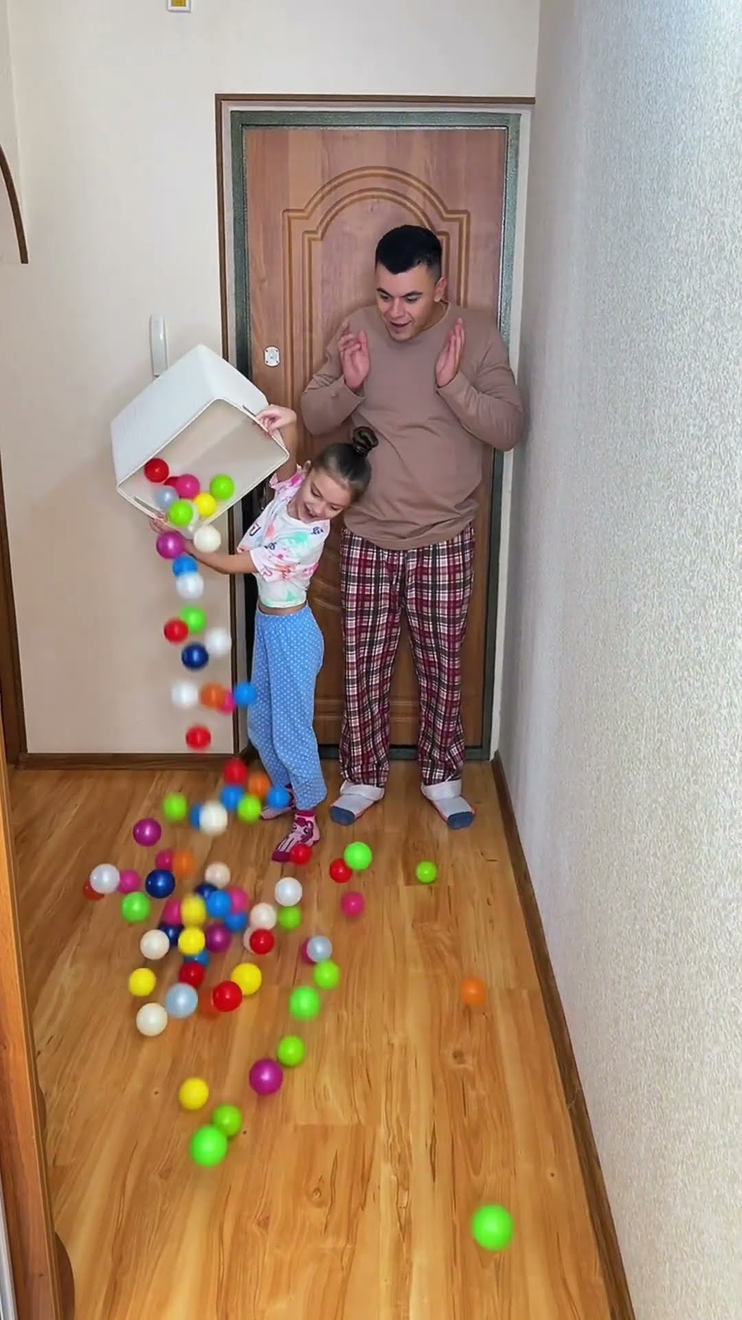 Magic balloons by Secret Vlog
