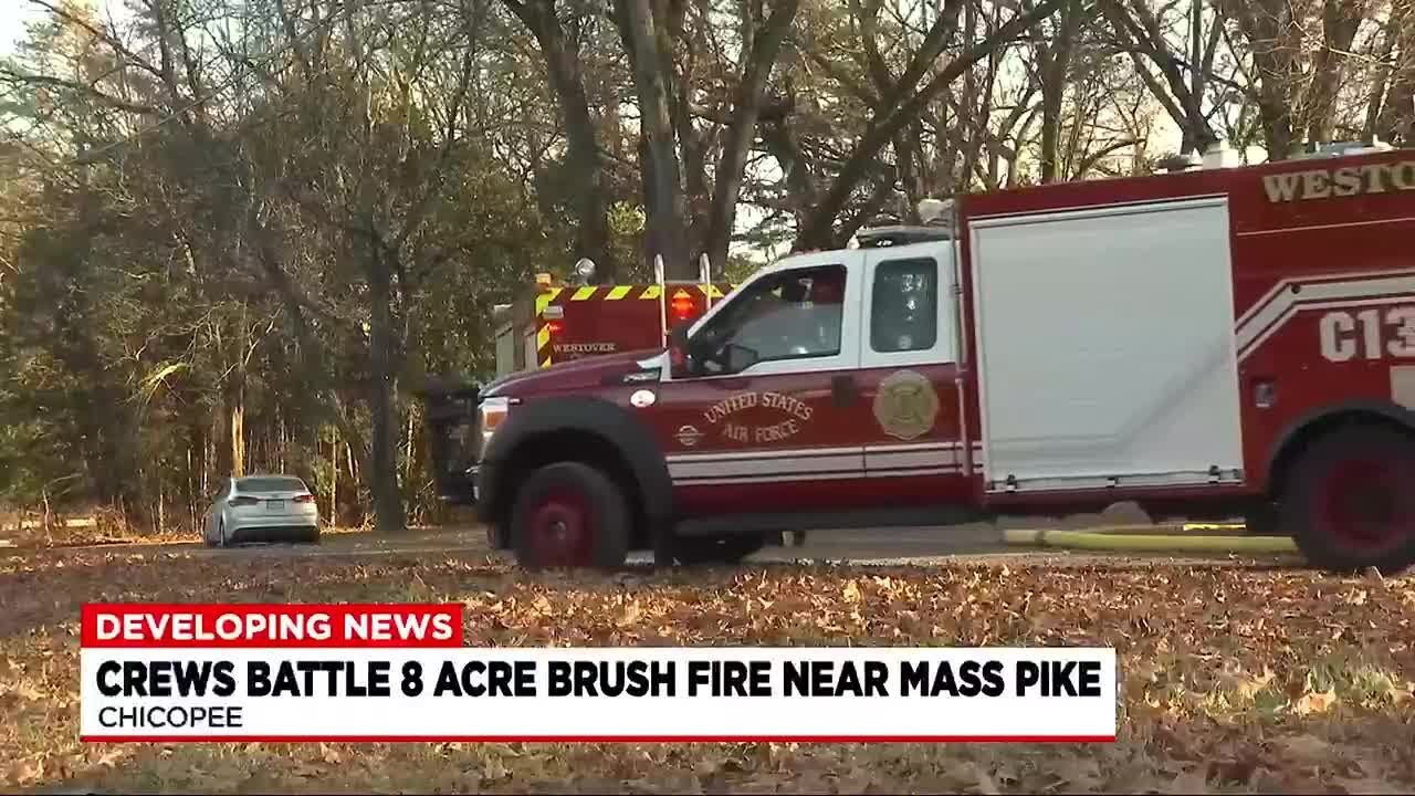 Brush fire on Mass Pike in Chicopee shuts down part of highway - YouTube