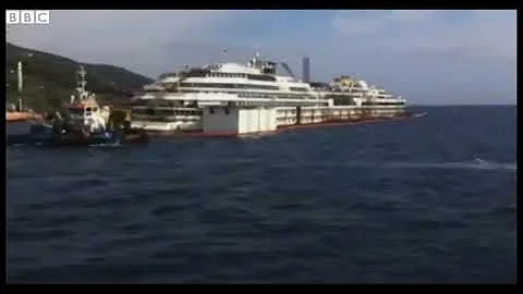 Close-up look at Costa Concordia wreckage - BBC News
