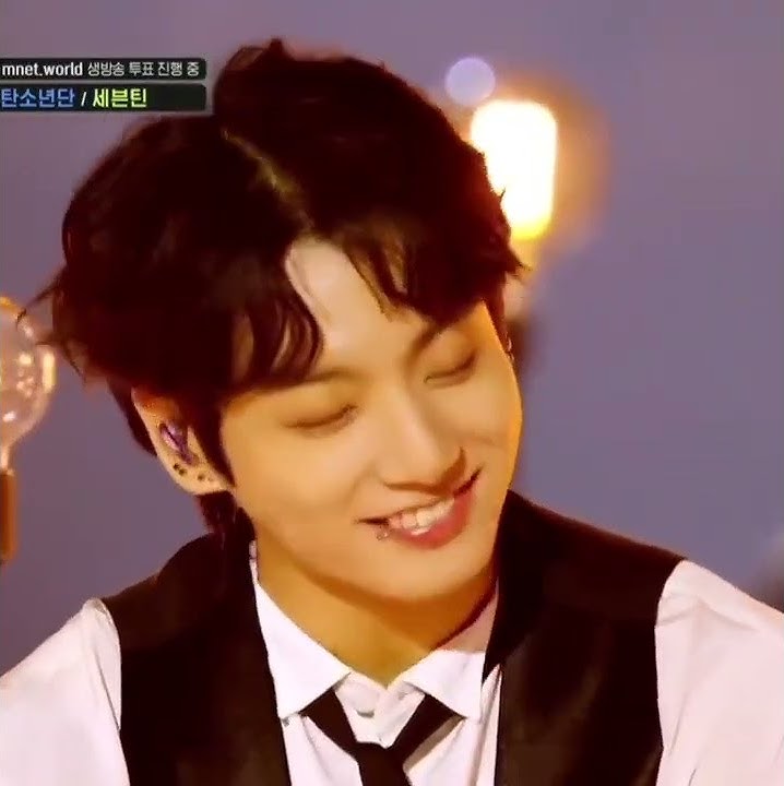 BTS Mnet M countdown yet to come ending fairy pose 😇💜 and suga doing extra 😆😅