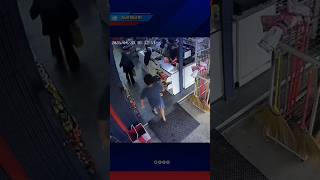 Kasihan Akak Tu tiba2 aje Kena Tapak Kasut #pdrm #cctvviral #videotular