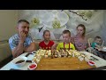 мукбанг ЧЕМПИОНСКИЕ РОЛЛЫ ДЛЯ БОЛЬШОЙ СЕМЬИ! #mukbang #мукбанг #eating #vlog