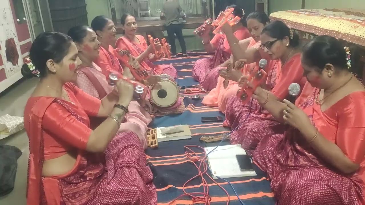 🌹 શરસ ભજન છે.. 🌹રંગ બરસે ભીગે બાકે બિહારી.. 🌹લખેલુ છે )#satsang bhajan @geeta_patel930 