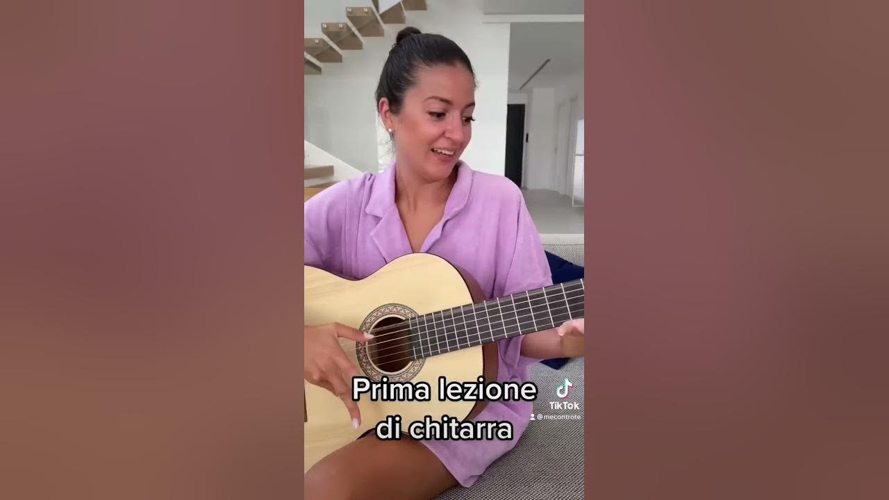 Prima lezione di chitarra di Sofì!