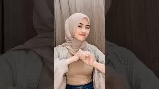 CEWEK CANTIK BERHIJAB || CANTIK IMUT WANITA BERJILBAB PARODI GOYANG #shorts #short #hijab #tiktok