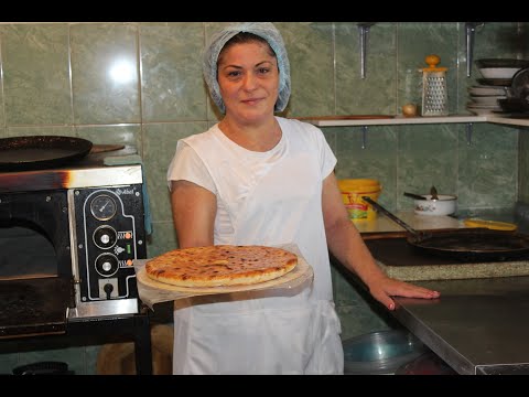 Как пекут Осетинские пироги в Осетии? Вкусные пироги из маленькой пекарни Владикавказа.