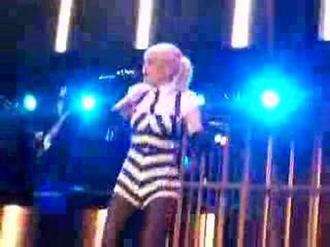 Gwen Stefani The Sweet Escape Tour live San Diego