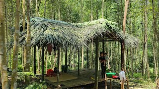 Single Mom  The art of Building bamboo houses  Thatch the Roof with Palm leaves, 80% Complete