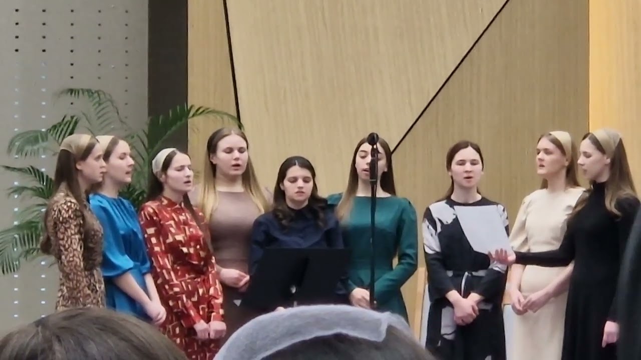 Grup de fete din Vicovu de Sus 