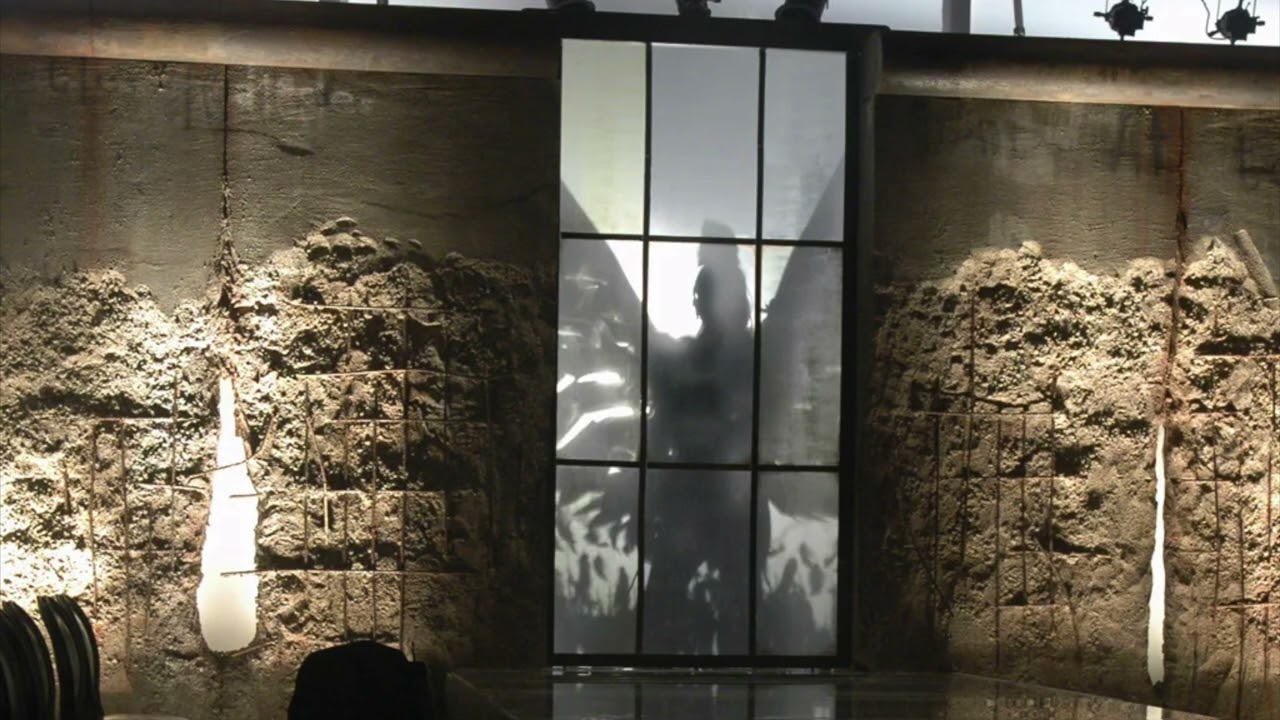 Ugly Betty The Musical: Listen to the Clothes, Betty!