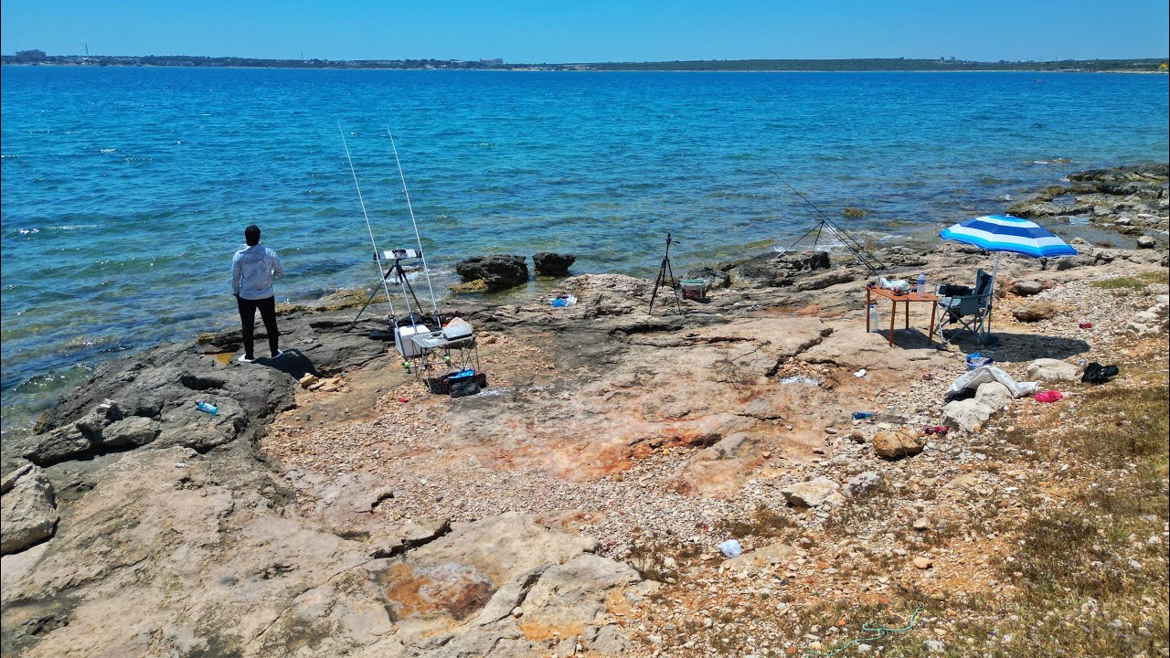 ÇUPRALARR!! KİLOLUK ÇUPRA AKSİYONU BİR BAŞKA OLUYOR..(Tek başına kamp ve balıkavı)