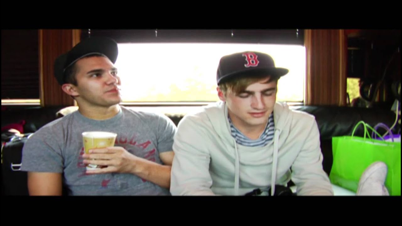 Big Time Rush: "On the Road: Songwriting" - When they're not rocking the stage, the guys continue to grow as artists by writing and recording new material.  