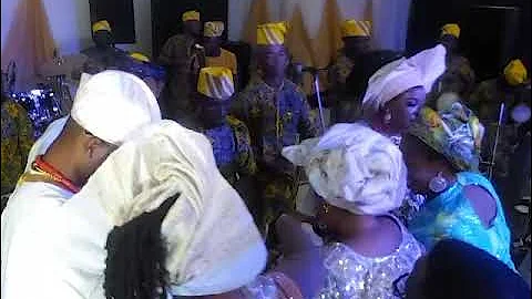 WUNMI OLABIMTAN DANCING ON HER FATHER'S BURIAL WHILE ADEWALE AYUBA SINGS FOR HER