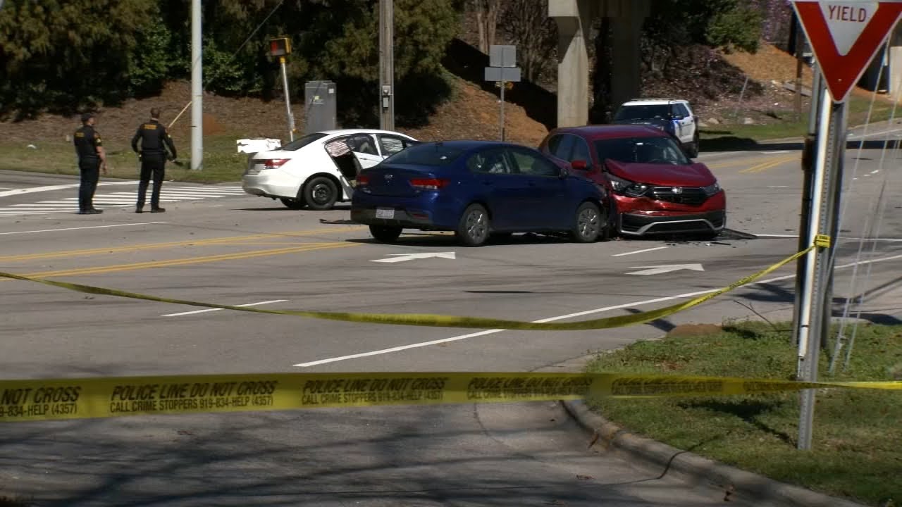 2 juveniles, 4 others injured in stolen vehicle chase, crash - YouTube