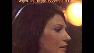Watch Loretta Lynn Rhinestone Cowboy video