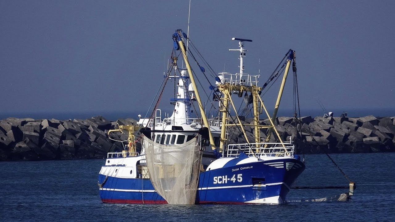 Update sch 18 en sch 45 binnenkomend en garrend lossen scheveningen 10-10-2018