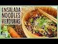 Ensalada De Noodles De Verduras Con Salsa De Cacahuete | Receta Crudivegana