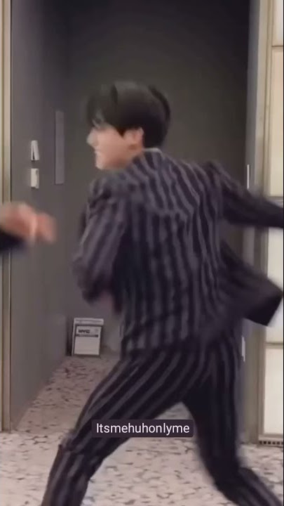 Jungkook dancing on Christmas Evel  #bts #jeonjungkook #shorts #christmas #christmasevel #straykids
