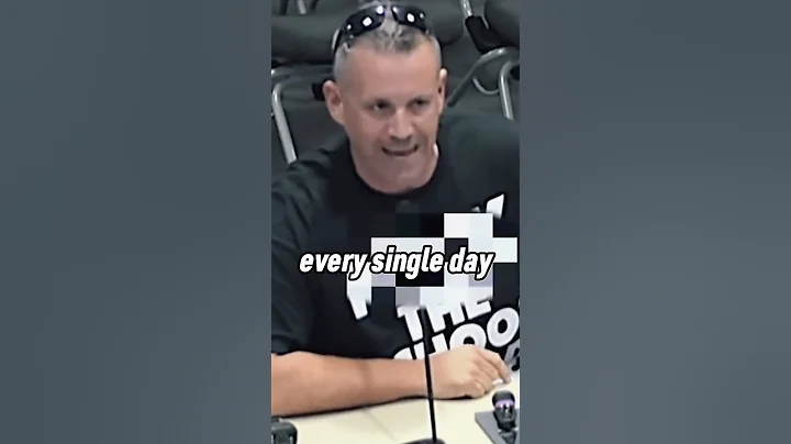 Father Protects His Son - DayDayNews