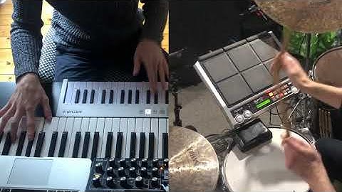 "Indulgence" (Live performance on DX7 / Moog Minitaur / Drums / Bass Jam)