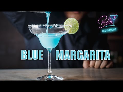 BLUE MARGARITA / A COCKTAIL WITH TEQUILA