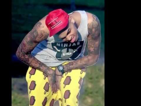 New Boyz Feat. Chris Brown (+) 13. Better With The Lights Off