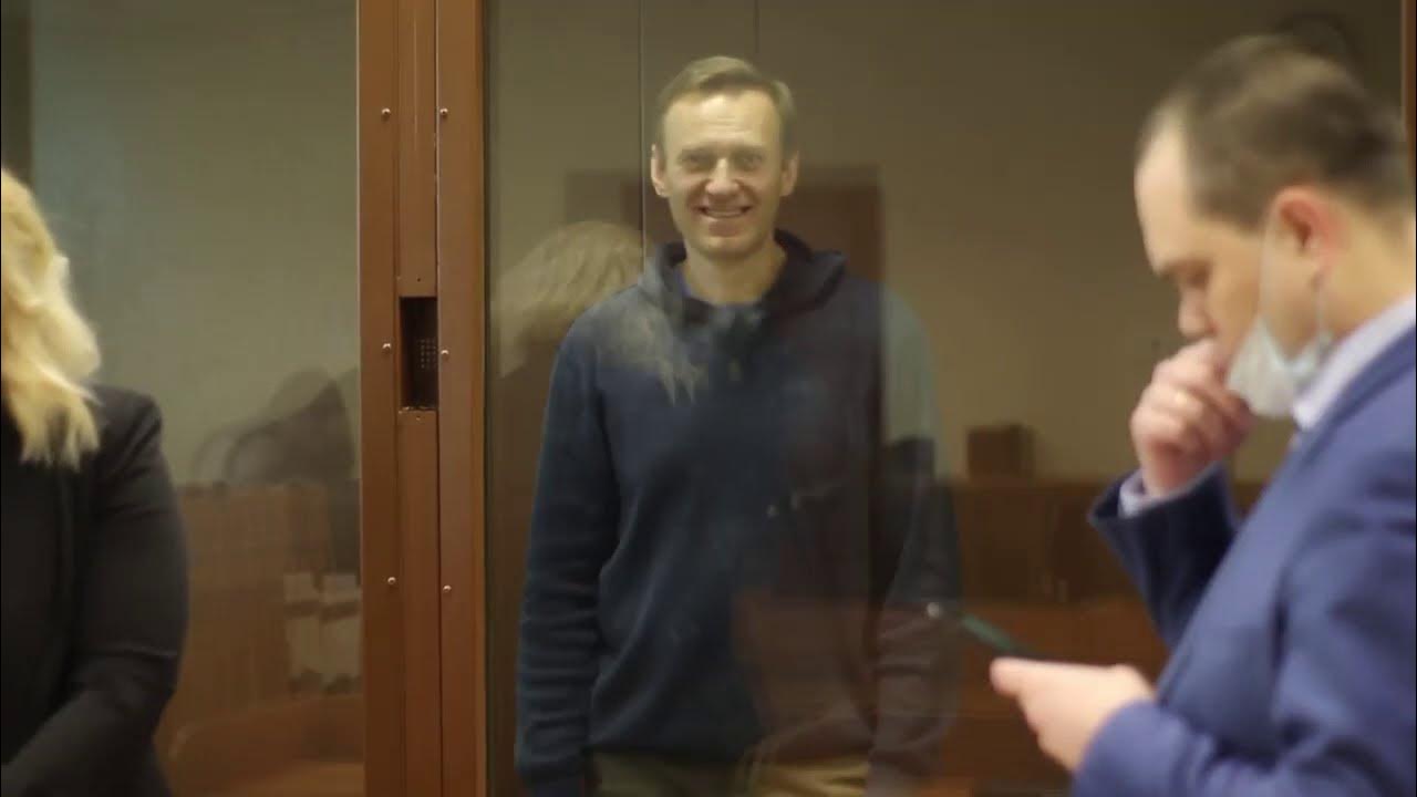 похороны навального видео ютуб. митинг 2018 утки. похоронынаввльного. митинг навальный 21. чубайс на похоронах немцова.