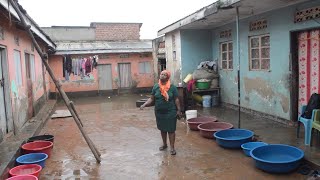 Agataliikonfuufu Enju Zabapangisa Zitabudde Abafumbo Omukazi Nalumiriza Bba Bwasolooza Ssente Tamp