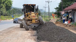 Grader CAT 140K ล้มกองหิน+มิกซ์หินคลุก