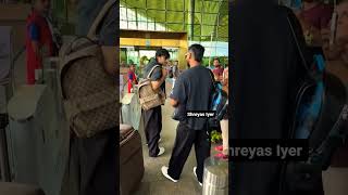 😎 Cricketer Shreyas Iyer mile Ibrahim Khan se – Airport vibes.