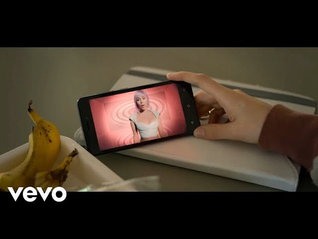 ASHLEY O - On a roll (Official Music Video)