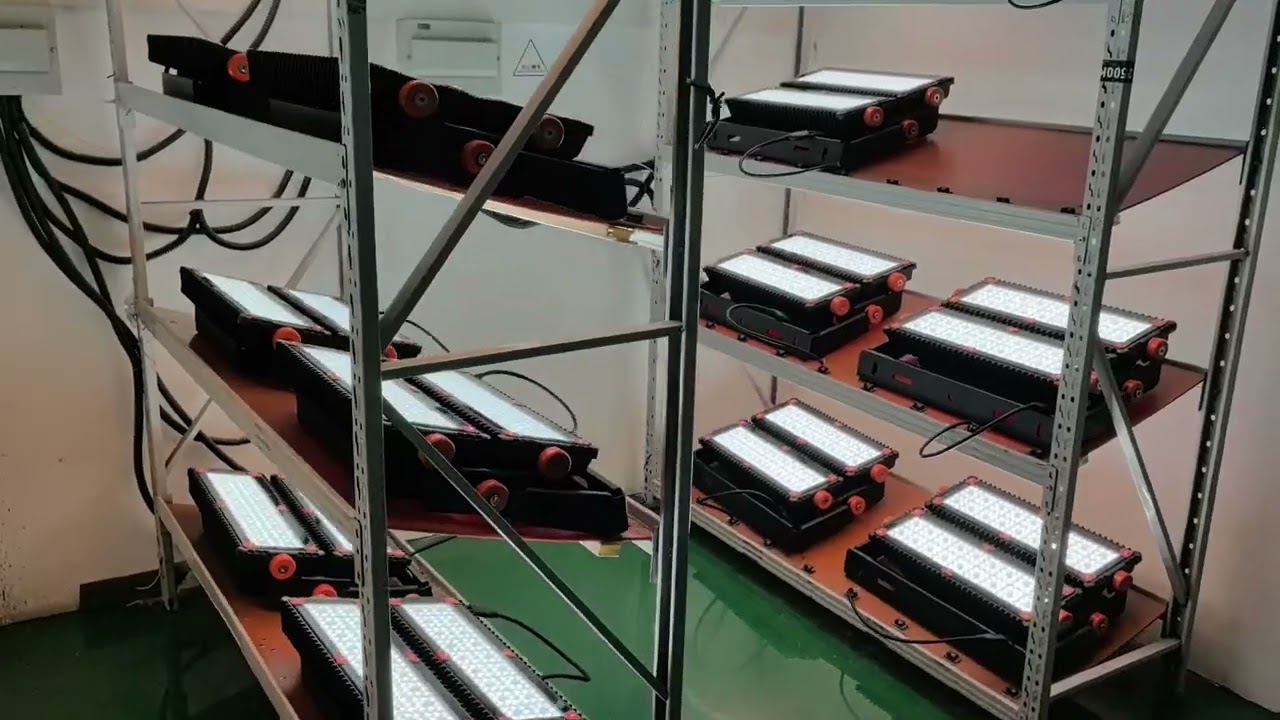 aging test of 600w LED flood light