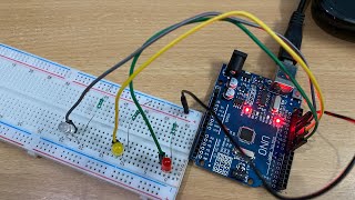 Making Traffic Lights with Arduino Uno - Beginner Level (algorithm, coding, circuit design)