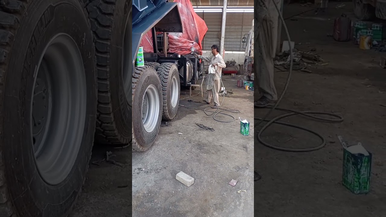 Paint style dekh ke lagta hai fighter jet ki training chal rahi hai ✈️😂Brush nahi afterburner ON