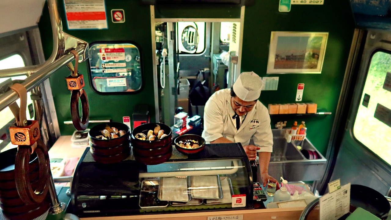 He Makes Sushi in the Back of the TRAIN!?