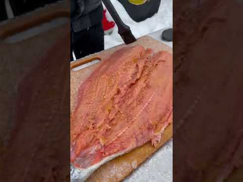 Древний финский метод приготовления рыбы, Loimulohi кижуч на кедровой доске