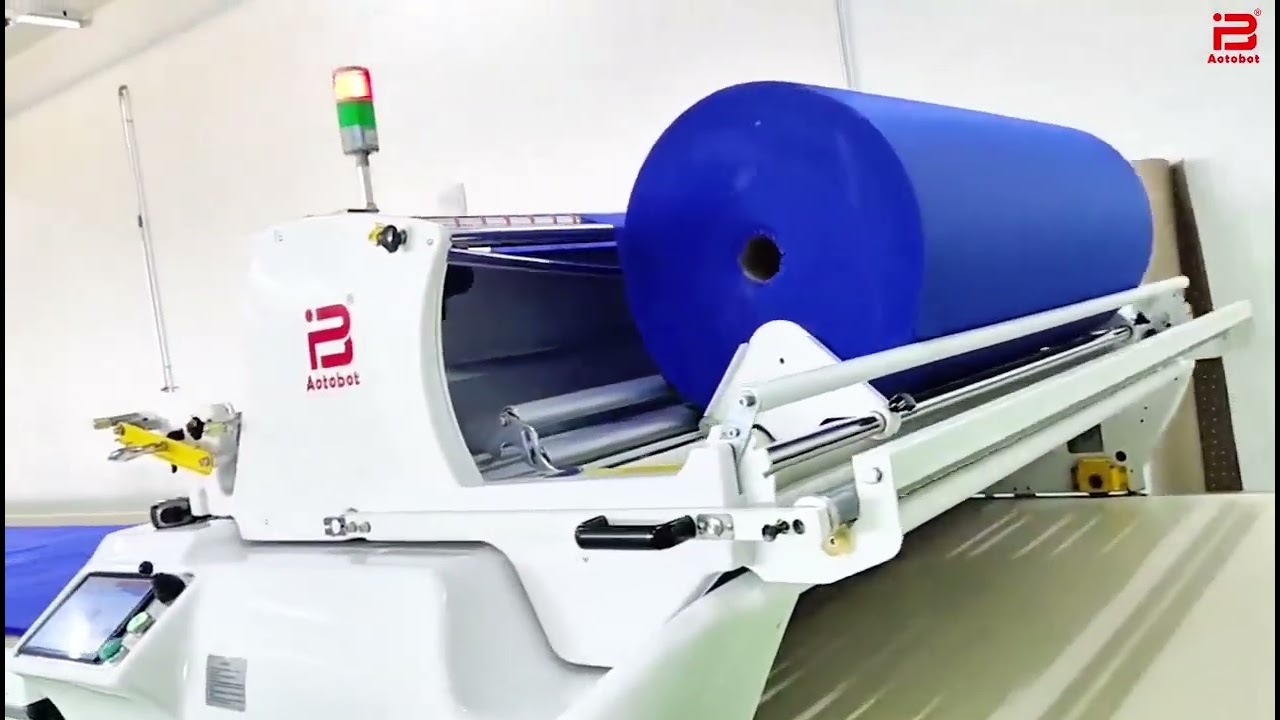 auto spreading machine for.unwoven fabric