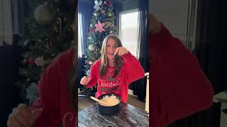 Для приготовления рождественских елочных крекеров Krispies достаточно добавить всего несколько до...