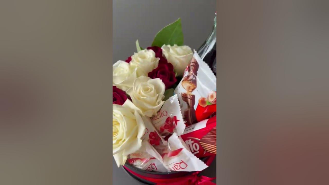Flower… #flowers #roses #candy #cocola #coke #yummy #snacks #gift #giftbox #box #flowerswithcandy