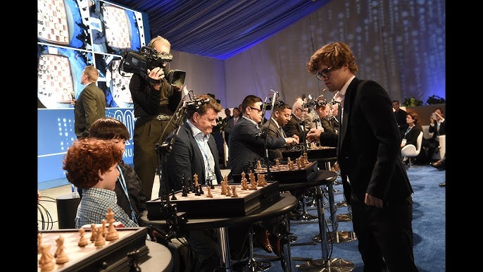 Watch 60 Minutes: Inside the amazing mind of Magnus Carlsen, the number one chess  player in the world - Full show on CBS