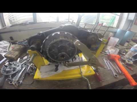 How To Disassemble Your Lt250R Engine 87-92 - YouTube