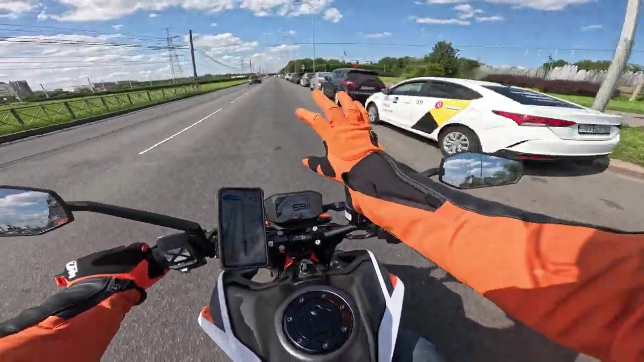 Скутеристы без шлемов и немного о том, почему мне легко и сложно их критиковать