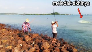 Heart-stopping action with live shrimp bait‼️ Bank fishing spot loaded with monster fish