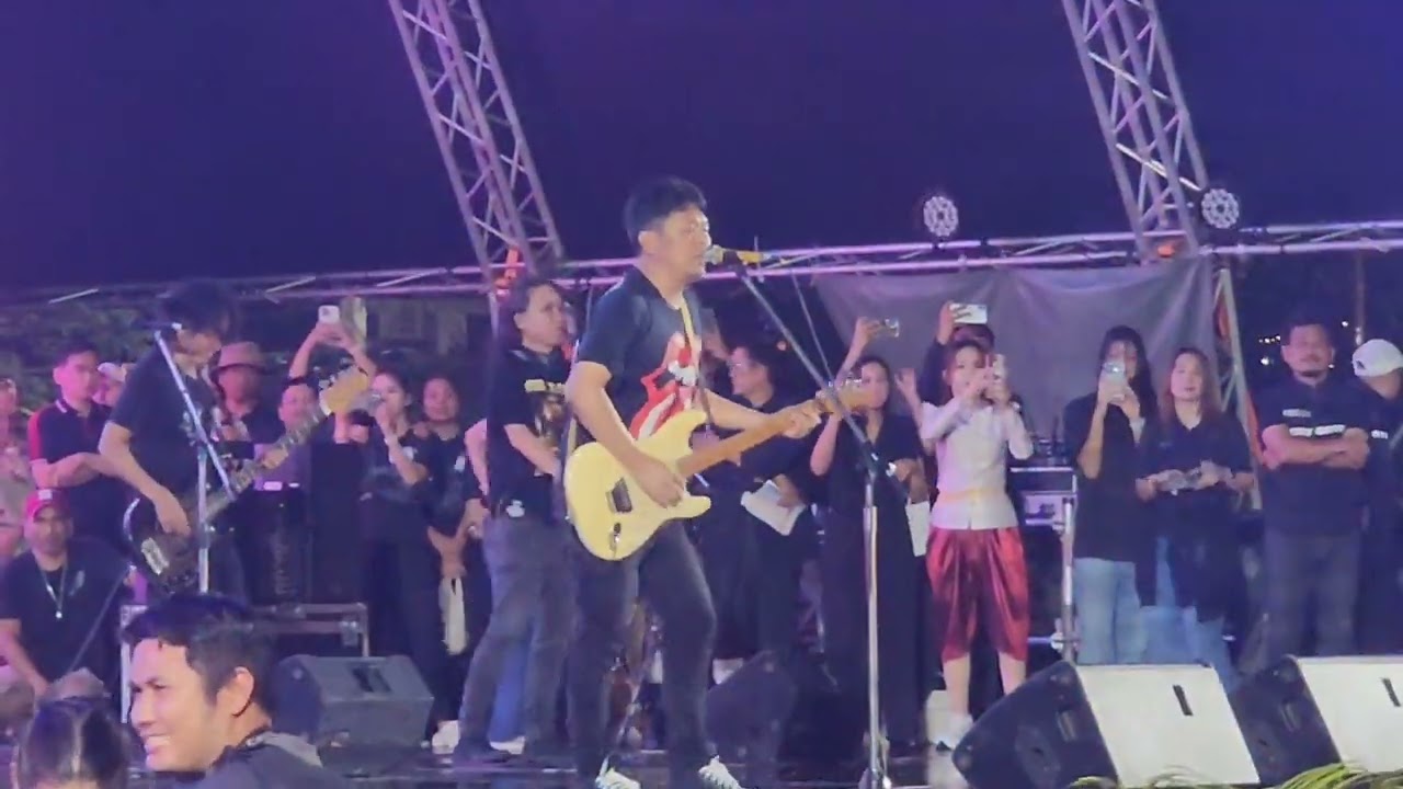 ปั้นบึง-ซมซาน-จักรยานสีแดง-พันธุ์ทิพย์ - #เสกโลโซ งานพระนครคีรีเขาวัง