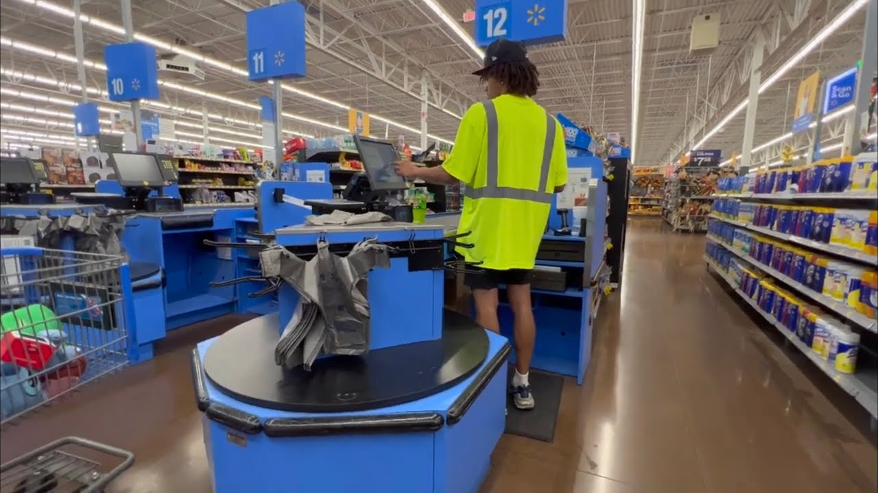 FAKE WALMART EMPLOYEE PRANK (CUSSED THE MANAGER OUT) YouTube