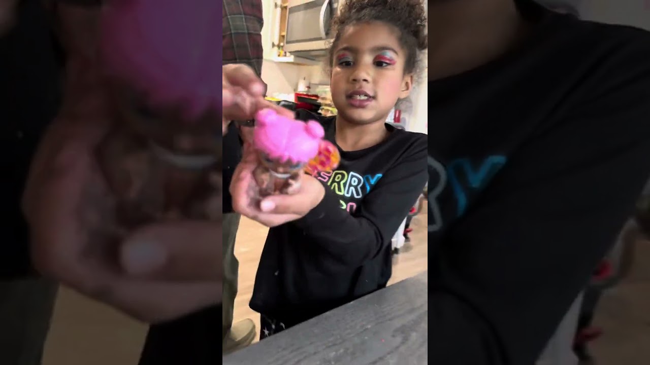 Miahs toy review with her cousin Aria baby alive glow pixie