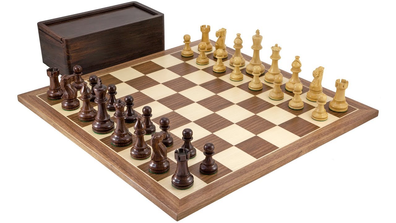 Rosewood and Walnut Grand Garvi Luxury Chess Set