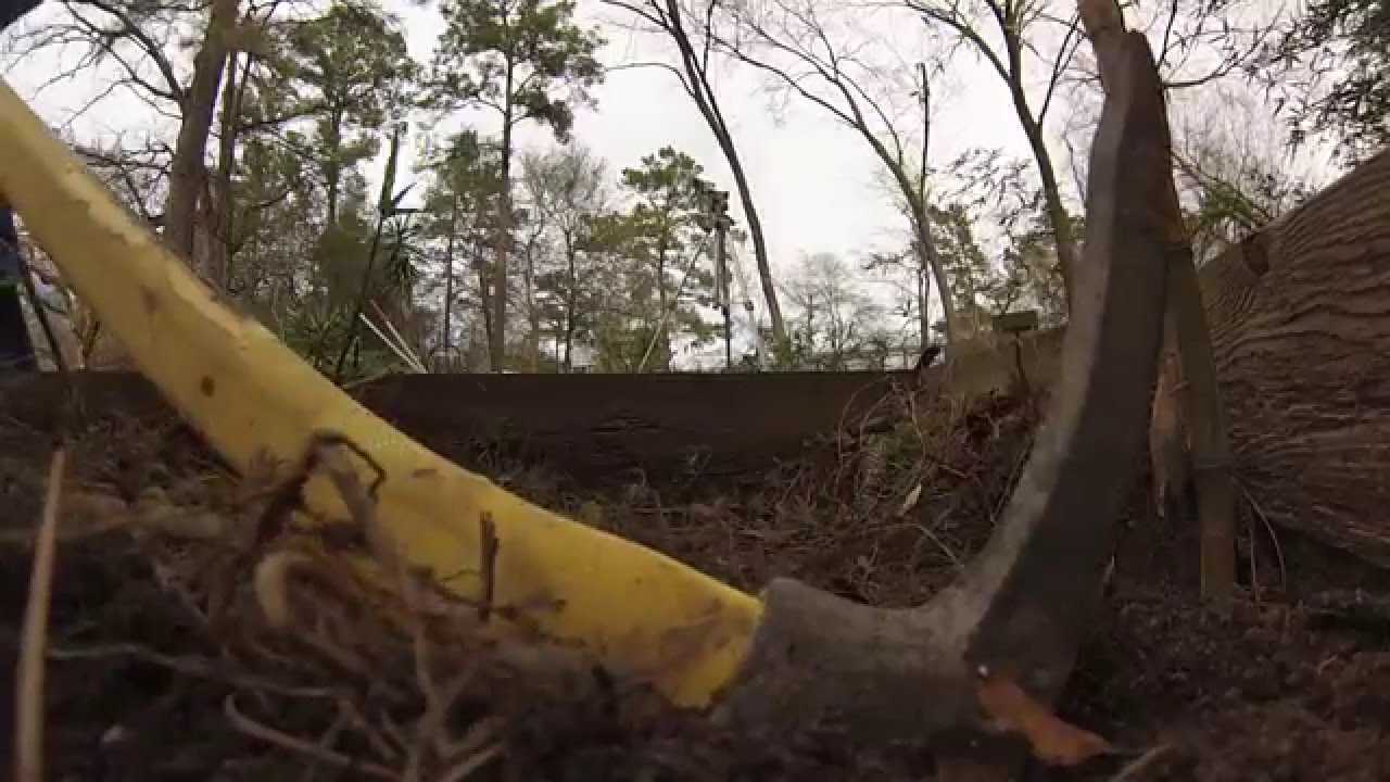 Making a Mini Crawfish Farm Prt 1- The Dig