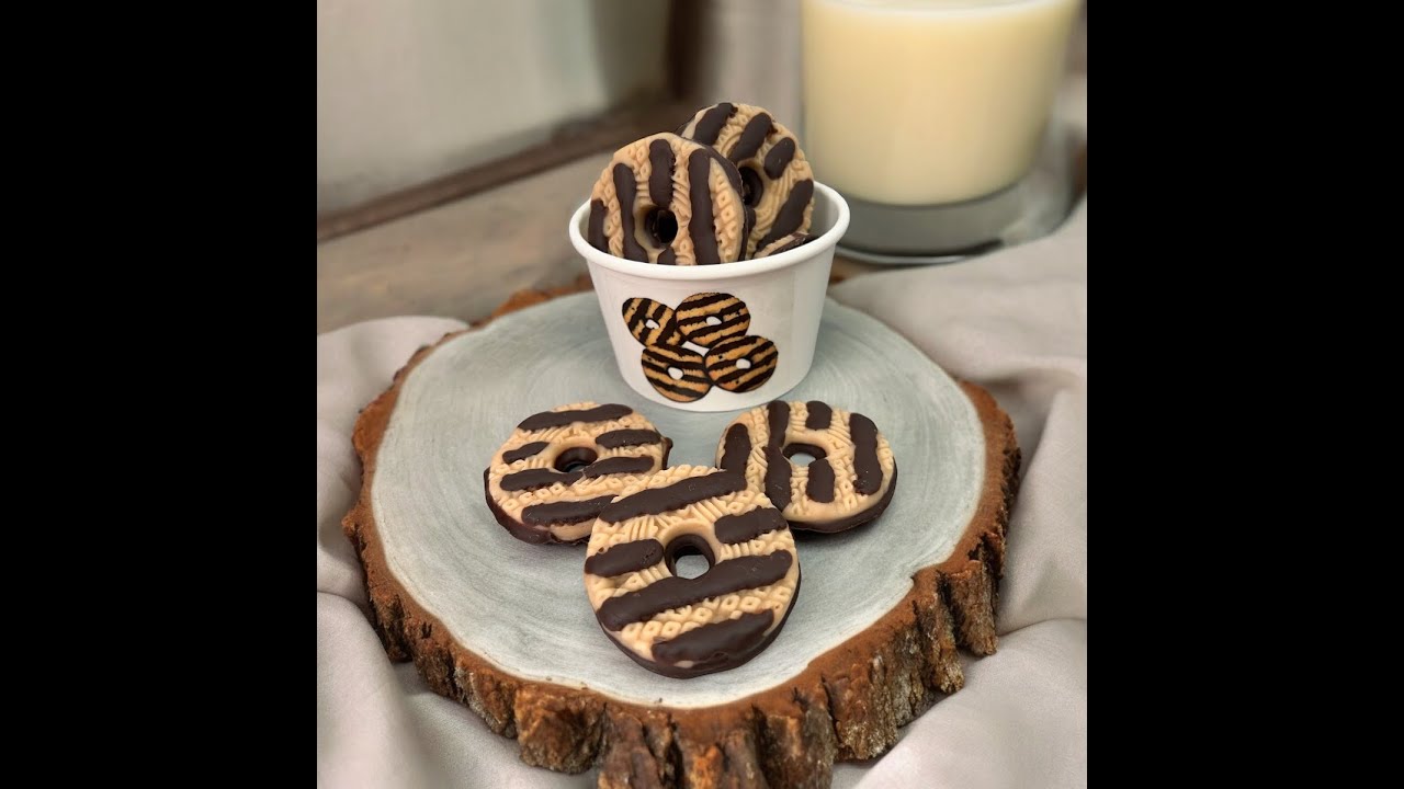 Изготовление восковых расплавов и силиконовых форм для печенья Fudge Stripe