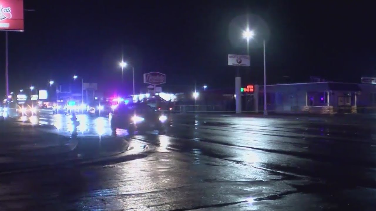 Albuquerque police: 1 dead after crash at Central intersection - YouTube